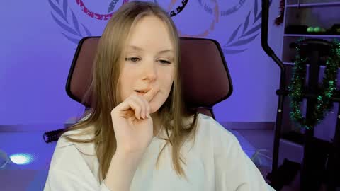 Snapshot of vivienleeigh chatting on 12-31-24, 08:15 Vivien online show from 12-31-24, 08:15