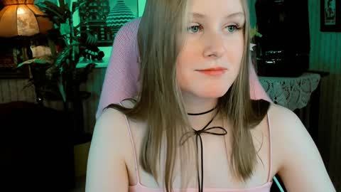 Snapshot of vivienleeigh chatting on 01-26-25, 03:14 Vivien online show from 01-26-25, 03:14