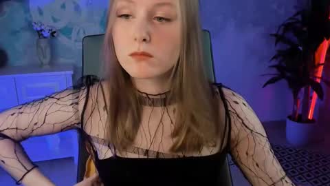 Snapshot of vivienleeigh chatting on 02-11-25, 01:09 Vivien online show from 02-11-25, 01:09