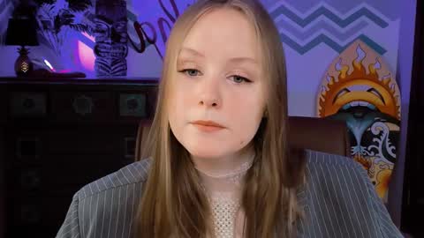 Snapshot of vivienleeigh chatting on 02-22-25, 09:12 Vivien online show from 02-22-25, 09:12