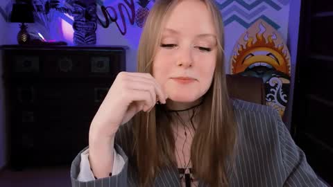 Snapshot of vivienleeigh chatting on 02-23-25, 06:23 Vivien online show from 02-23-25, 06:23