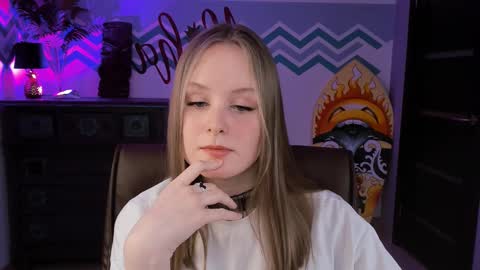 Snapshot of vivienleeigh chatting on 03-02-25, 06:19 Vivien online show from 03-02-25, 06:19