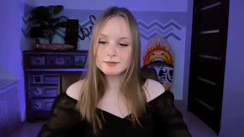 Snapshot of vivienleeigh chatting on 03-12-25, 04:13 Vivien online show from 03-12-25, 04:13