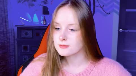 Snapshot of vivienleeigh chatting on 10-06-25, 01:30 Vivien online show from 10-06-25, 01:30