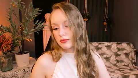 Snapshot of vivienleeigh chatting on 11-27-25, 09:11 Vivien online show from 11-27-25, 09:11