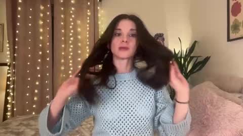 Snapshot of vivienne_rose chatting on 01-06-26, 03:54 Lillian Rose online show from 01-06-26, 03:54