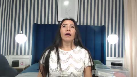 Vivian  online show from 10-18-25, 01:01