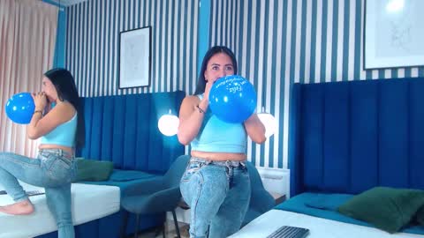 Vivian  online show from 11-25-25, 01:11