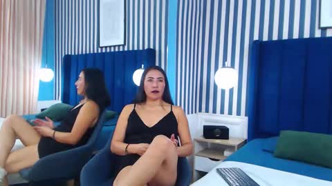Snapshot of viviennerosette chatting on 12-17-25, 01:28 Vivian online show from 12-17-25, 01:28