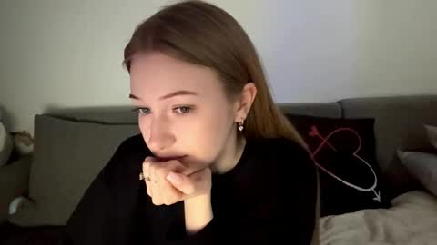 Snapshot of viviennewanko chatting on 04-20-26, 03:15 Kristy online show from 04-20-26, 03:15