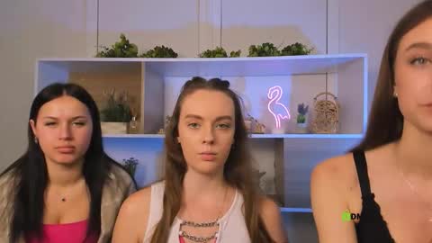 vivy_star online show from 10-09-25, 08:56