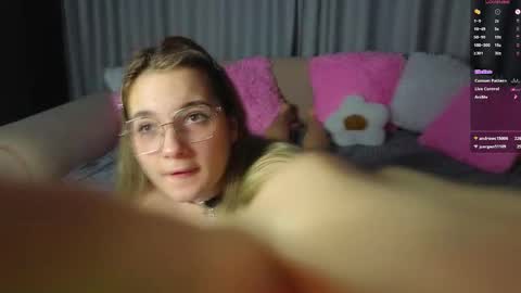 Snapshot of vivyboo111 chatting on 11-10-25, 08:41 vivyboo111 online show from 11-10-25, 08:41