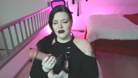 Snapshot of vixienyx chatting on 05-19-26, 03:29 Vixie Nyx online show from 05-19-26, 03:29