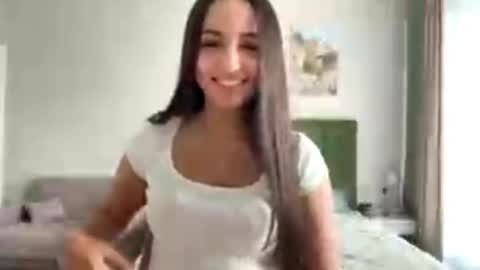 Snapshot of vixy_luna chatting on 04-27-26, 02:04 Miss Mia online show from 04-27-26, 02:04