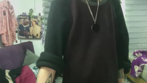 Snapshot of vl21cm chatting on 11-16-25, 09:15 vl21cm online show from 11-16-25, 09:15