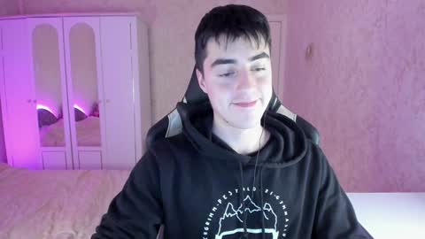 Snapshot of vlad1605 chatting on 12-28-24, 04:30 Martin online show from 12-28-24, 04:30