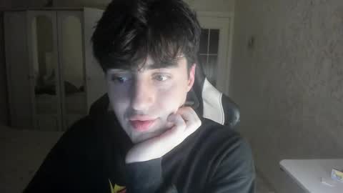 Snapshot of vlad1605 chatting on 10-25-25, 03:40 Martin online show from 10-25-25, 03:40