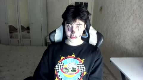 Snapshot of vlad1605 chatting on 10-31-25, 06:20 Martin online show from 10-31-25, 06:20