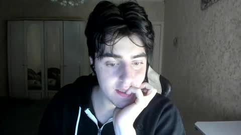 Snapshot of vlad1605 chatting on 11-14-25, 06:39 Martin online show from 11-14-25, 06:39