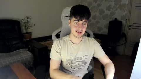 Snapshot of vlad1605 chatting on 11-24-25, 11:43 Martin online show from 11-24-25, 11:43