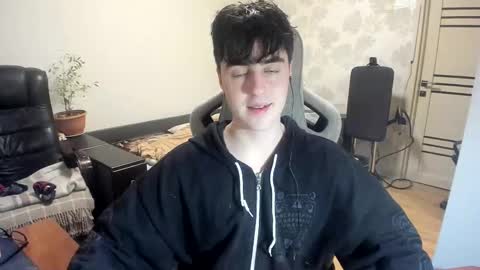 Snapshot of vlad1605 chatting on 12-02-25, 01:33 Martin online show from 12-02-25, 01:33