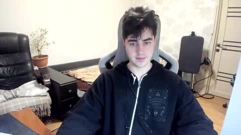 Snapshot of vlad1605 chatting on 12-04-25, 11:08 Martin online show from 12-04-25, 11:08