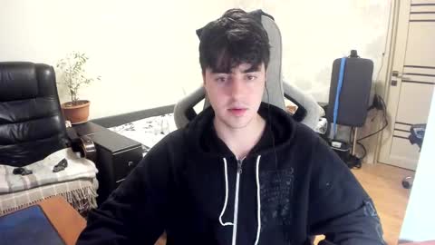 Snapshot of vlad1605 chatting on 12-15-25, 12:15 Martin online show from 12-15-25, 12:15