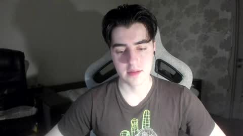 Snapshot of vlad1605 chatting on 05-11-26, 02:23 Martin online show from 05-11-26, 02:23