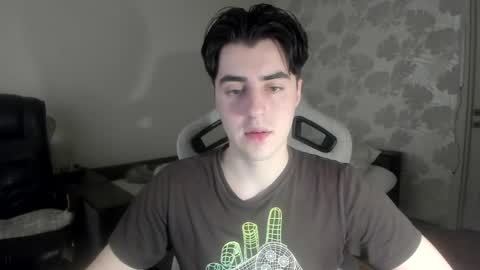 Snapshot of vlad1605 chatting on 05-13-26, 01:52 Martin online show from 05-13-26, 01:52