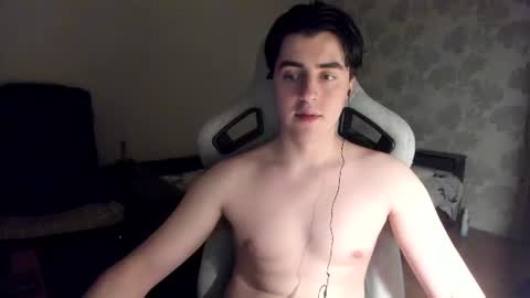 Snapshot of vlad1605 chatting on 06-17-26, 12:35 Martin online show from 06-17-26, 12:35