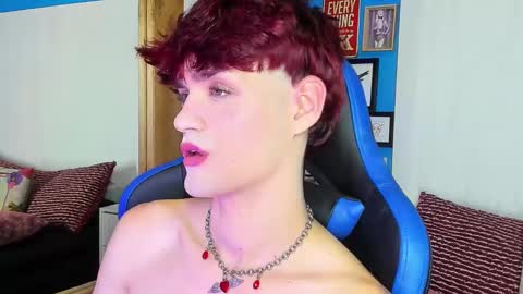 Snapshot of vladhellsing4 chatting on 01-07-25, 01:57 Vlad online show from 01-07-25, 01:57