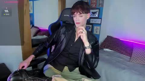 Snapshot of vladhellsing4 chatting on 02-12-25, 02:32 Vlad online show from 02-12-25, 02:32