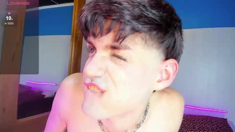 Snapshot of vladhellsing4 chatting on 02-21-25, 06:26 Vlad online show from 02-21-25, 06:26