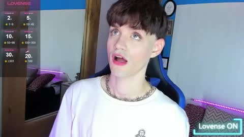 Snapshot of vladhellsing4 chatting on 03-11-25, 01:01 Vlad online show from 03-11-25, 01:01