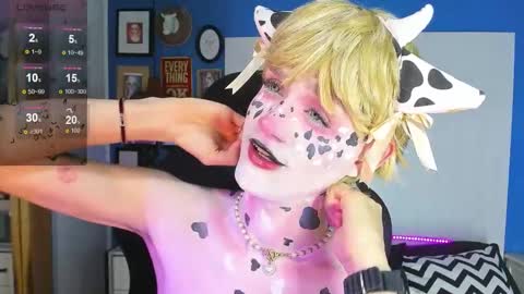 Snapshot of vladhellsing4 chatting on 10-21-25, 03:13 Vlad online show from 10-21-25, 03:13