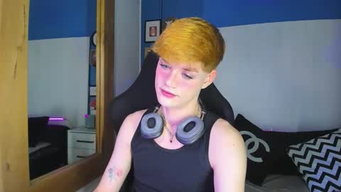 Snapshot of vladhellsing4 chatting on 10-22-25, 02:28 Vlad online show from 10-22-25, 02:28