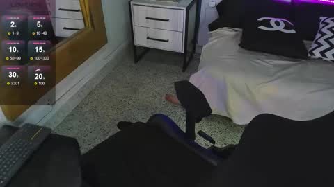 Snapshot of vladhellsing4 chatting on 11-06-25, 02:23 Vlad online show from 11-06-25, 02:23