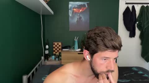 vladi95noughtyboyy online show from 08-07-26, 09:44