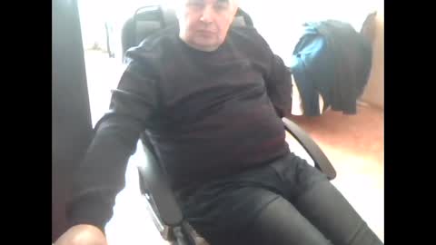 Snapshot of vodila3001 chatting on 03-10-26, 05:34 vodila3001 online show from 03-10-26, 05:34