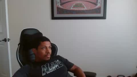 Snapshot of volumebbc chatting on 12-16-25, 04:12 AlwaysAvibe online show from 12-16-25, 04:12