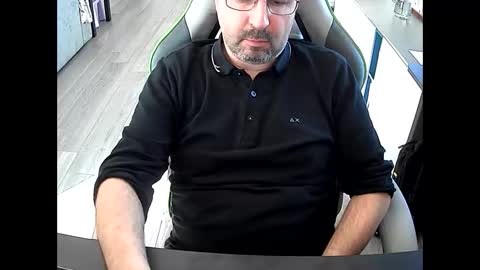 Snapshot of vonele chatting on 01-17-25, 01:24 Vonn online show from 01-17-25, 01:24