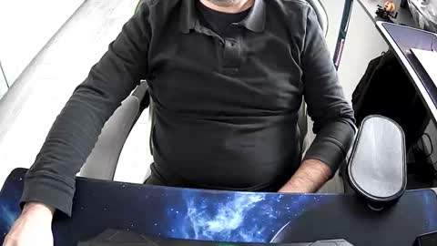 Snapshot of vonele chatting on 10-20-25, 09:21 Vonn online show from 10-20-25, 09:21