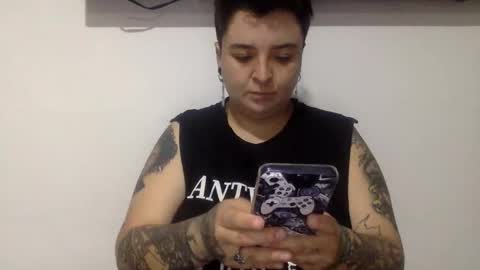 Snapshot of voodkha chatting on 01-08-26, 10:01 Danny and Ale online show from 01-08-26, 10:01