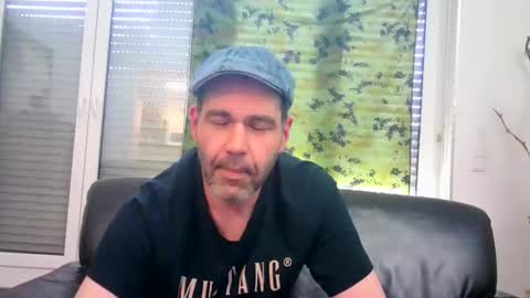 Snapshot of voyeuredeluxe chatting on 01-08-26, 11:34 voyeuredeluxe online show from 01-08-26, 11:34