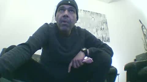 Snapshot of voyeuredeluxe chatting on 02-16-26, 07:10 voyeuredeluxe online show from 02-16-26, 07:10