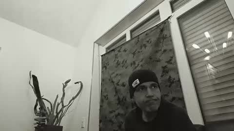 Snapshot of voyeuredeluxe chatting on 03-06-26, 02:19 voyeuredeluxe online show from 03-06-26, 02:19