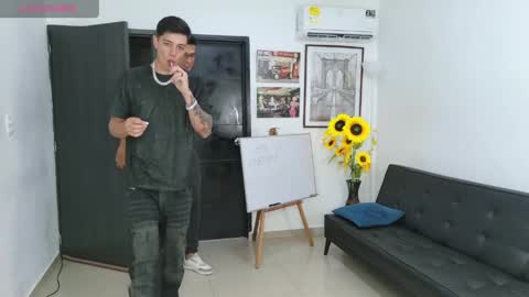 voyeurism_guys online show from 04-14-26, 11:11