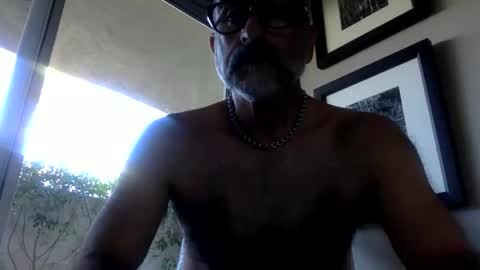 Enjoy guys of all ages if you are not on cam please dont ask for requests if i dont respond dont think im ignoring you i online show from 02-21-25, 07:21