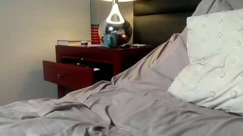 Enjoy guys of all ages if you are not on cam please dont ask for requests if i dont respond dont think im ignoring you i online show from 03-11-25, 11:15