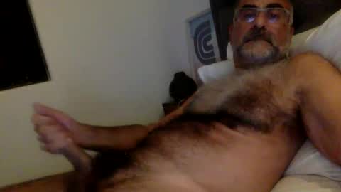 Enjoy guys of all ages if you are not on cam please dont ask for requests if i dont respond dont think im ignoring you i online show from 12-19-25, 07:59